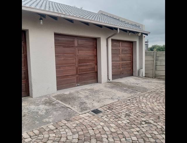 2 BEDROOM TOWNHOUSE FOR SALE IN LILIANTON